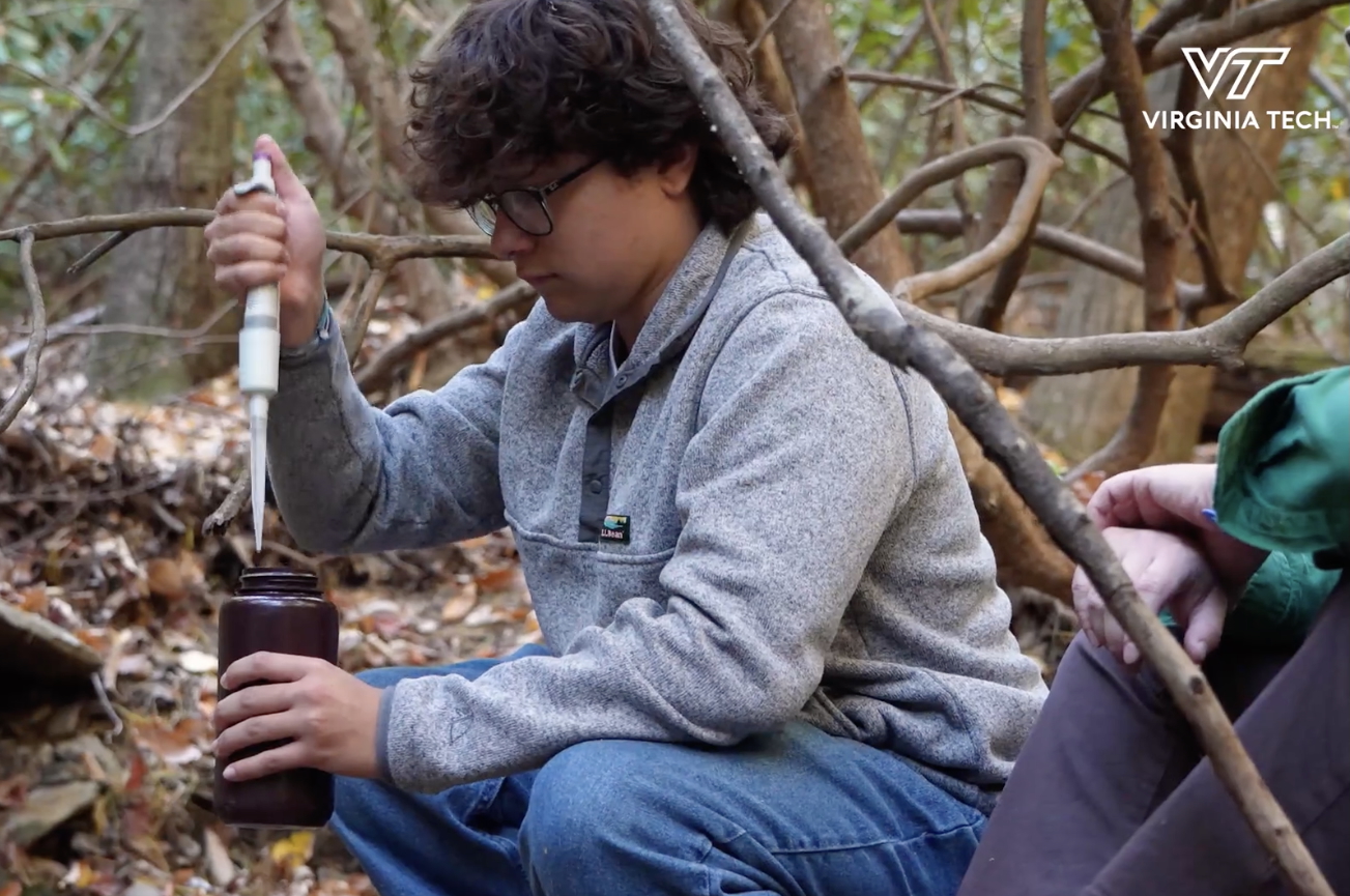 Water Center Undergraduate Research Fellow Begins Water Monitoring Project